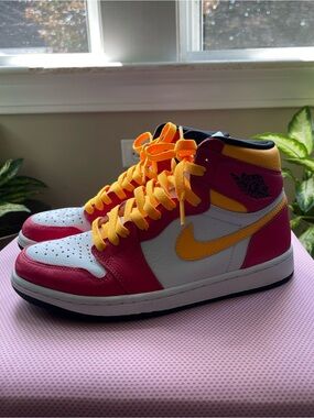 Air Jordan 1 Retro High OG 'Light Fusion Red' Size 7 men’s